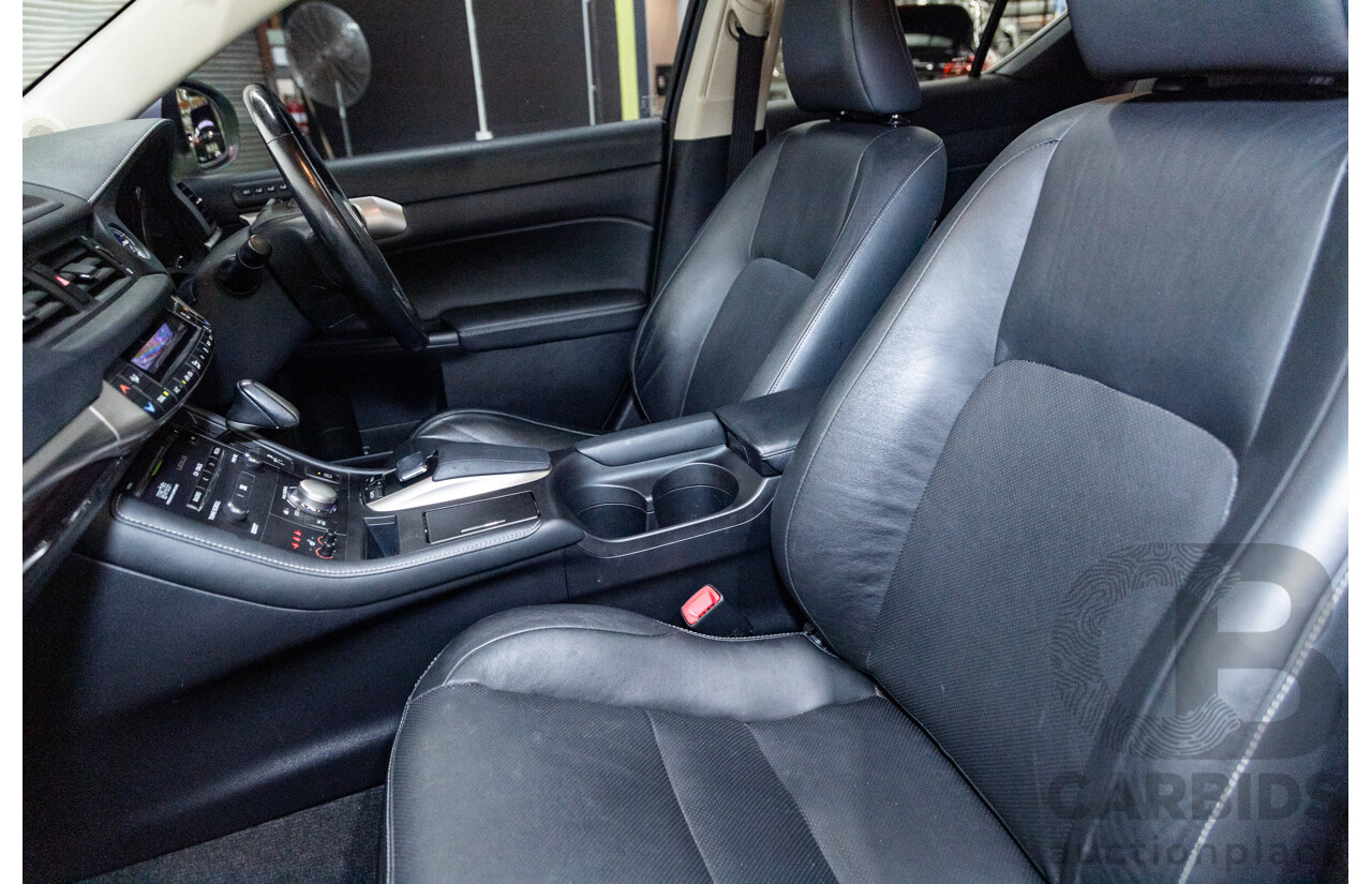 02/2015 Lexus CT 200H Hybrid Sports Luxury ZWA10R MY15 5D Hatchback Metallic Silver 1.8L