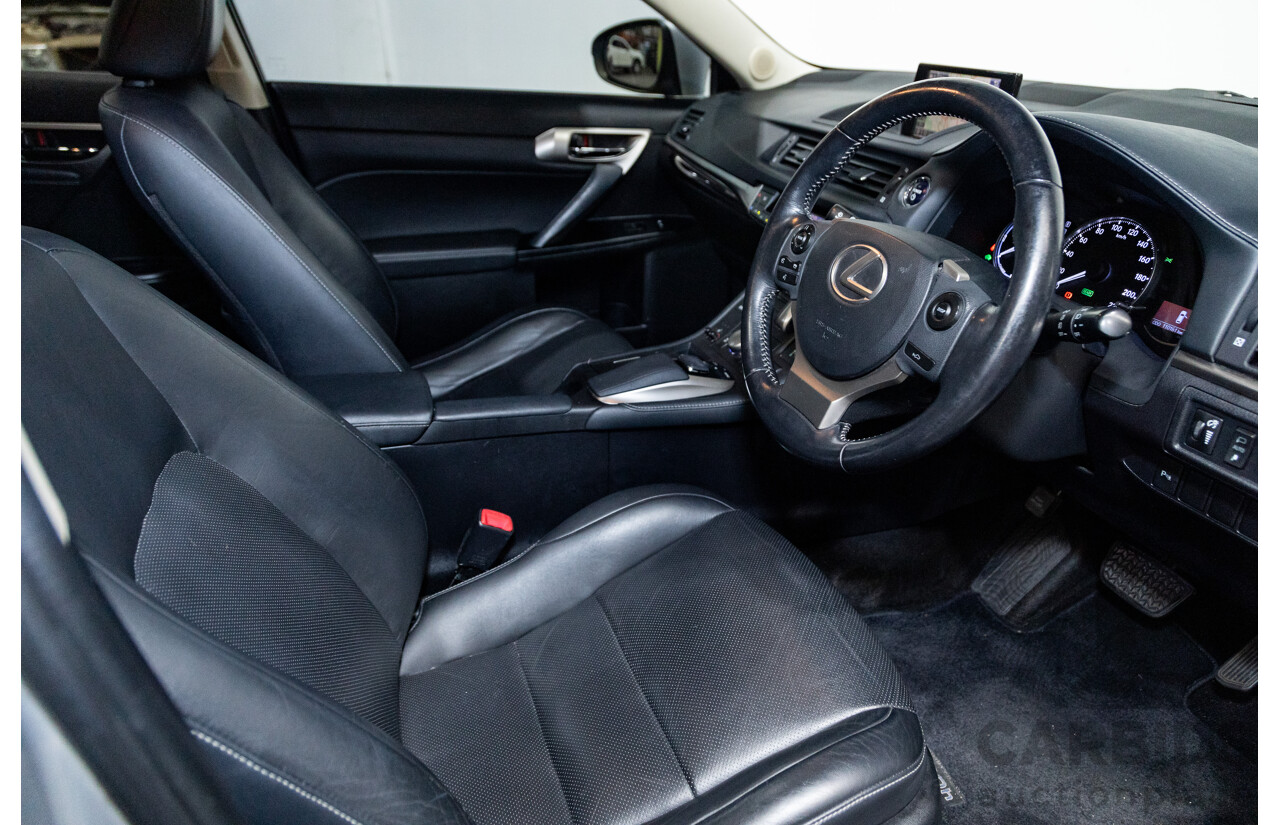 02/2015 Lexus CT 200H Hybrid Sports Luxury ZWA10R MY15 5D Hatchback Metallic Silver 1.8L