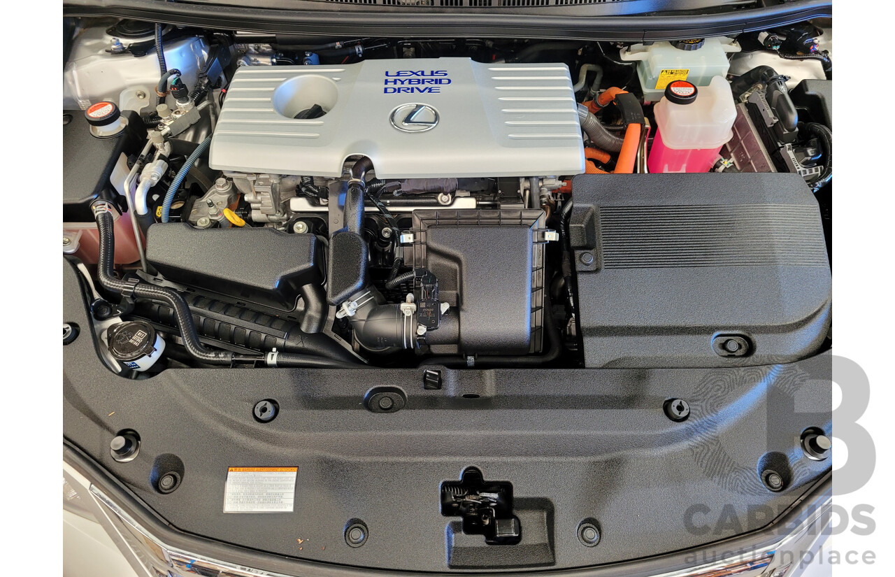 02/2015 Lexus CT 200H Hybrid Sports Luxury ZWA10R MY15 5D Hatchback Metallic Silver 1.8L