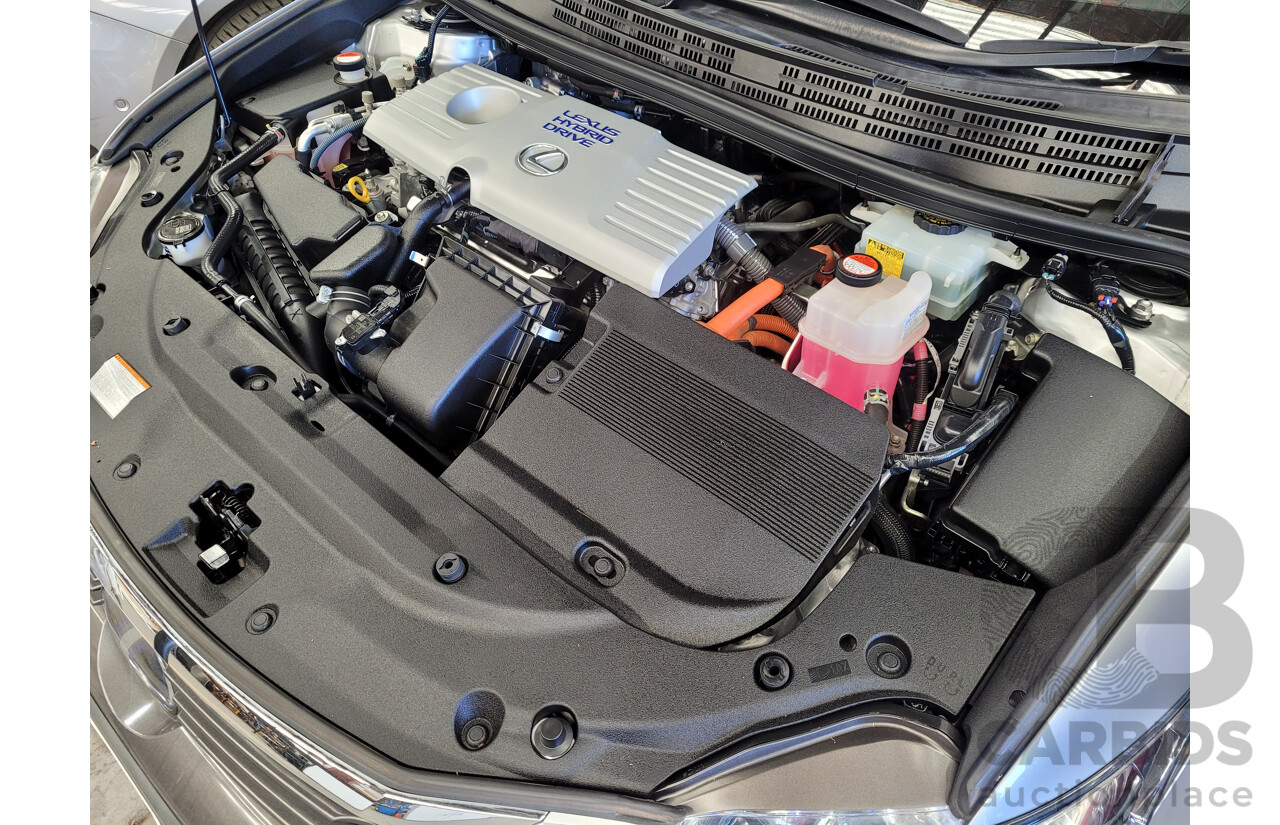 02/2015 Lexus CT 200H Hybrid Sports Luxury ZWA10R MY15 5D Hatchback Metallic Silver 1.8L