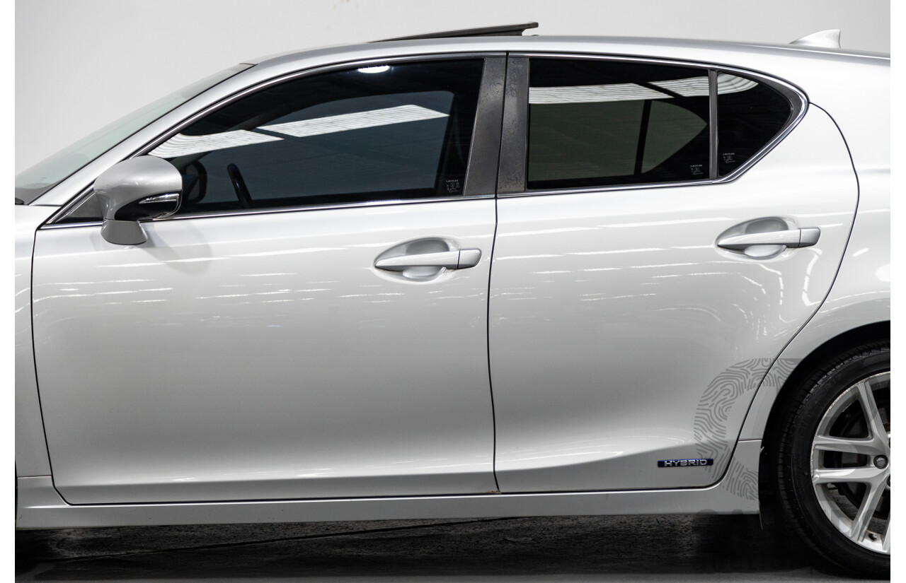 02/2015 Lexus CT 200H Hybrid Sports Luxury ZWA10R MY15 5D Hatchback Metallic Silver 1.8L