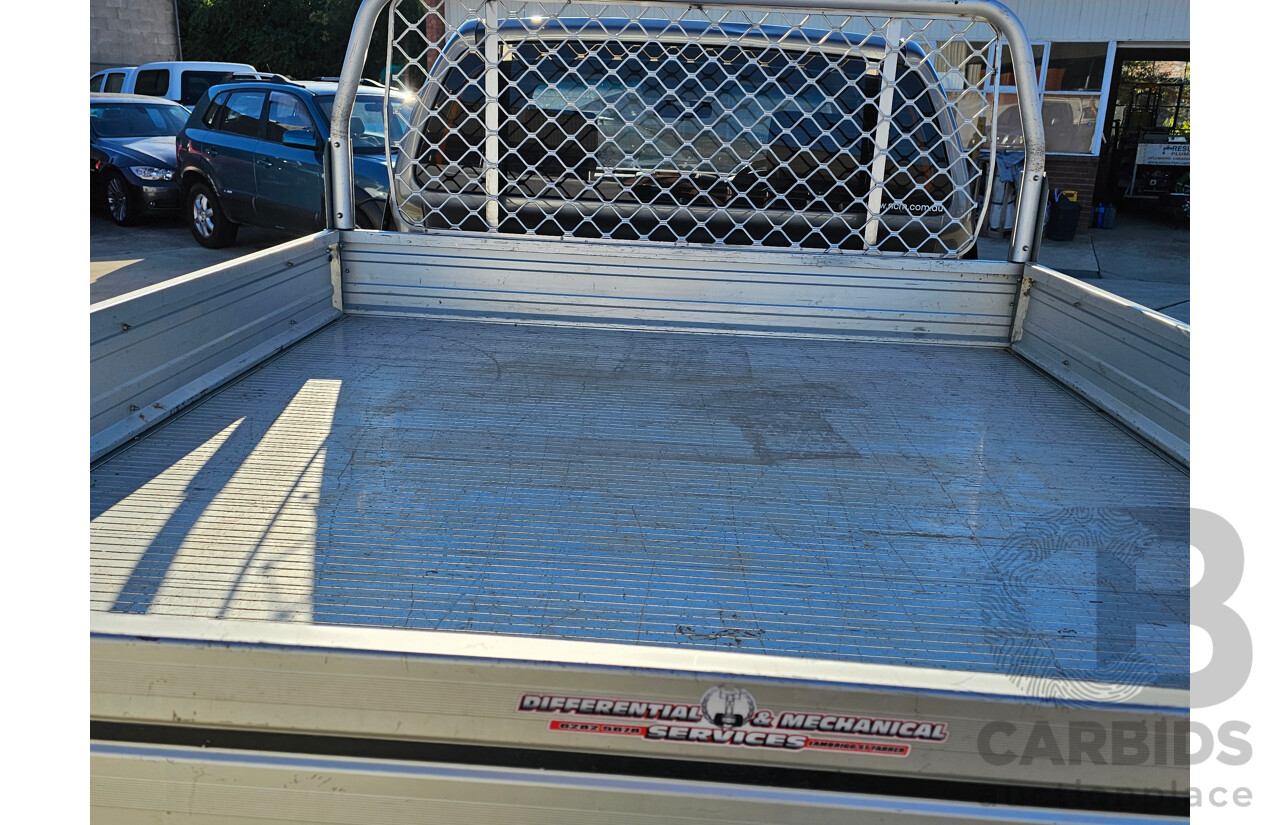 4/2009 Nissan Navara ST-X (4x4) D40 King C/Chas Grey 2.5L