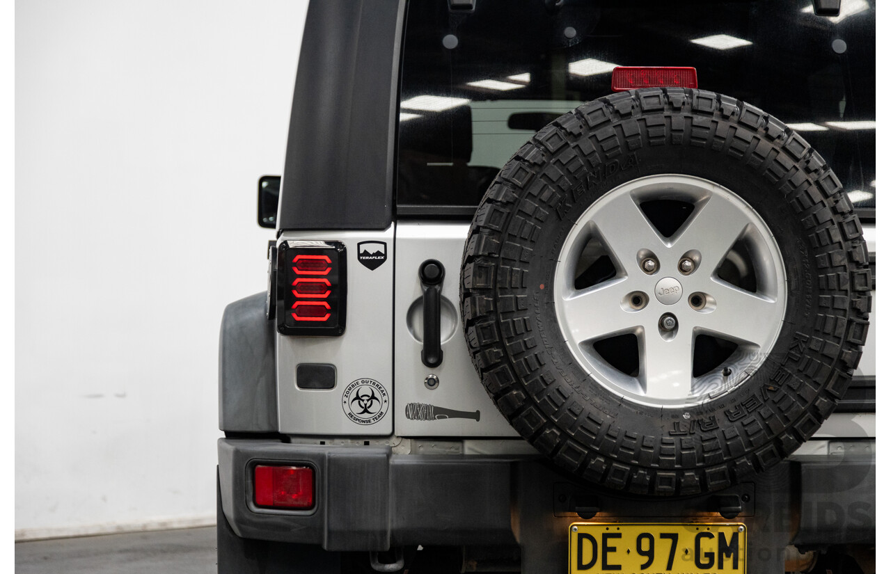 11/2010 Jeep Wrangler Unlimited Sport (4x4) JK MY09 4D Hardtop Convertible Silver V6 3.8L