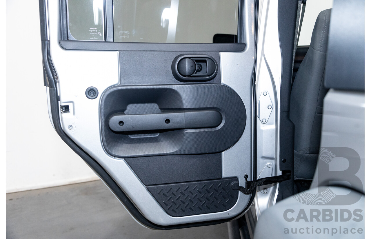 11/2010 Jeep Wrangler Unlimited Sport (4x4) JK MY09 4D Hardtop Convertible Silver V6 3.8L