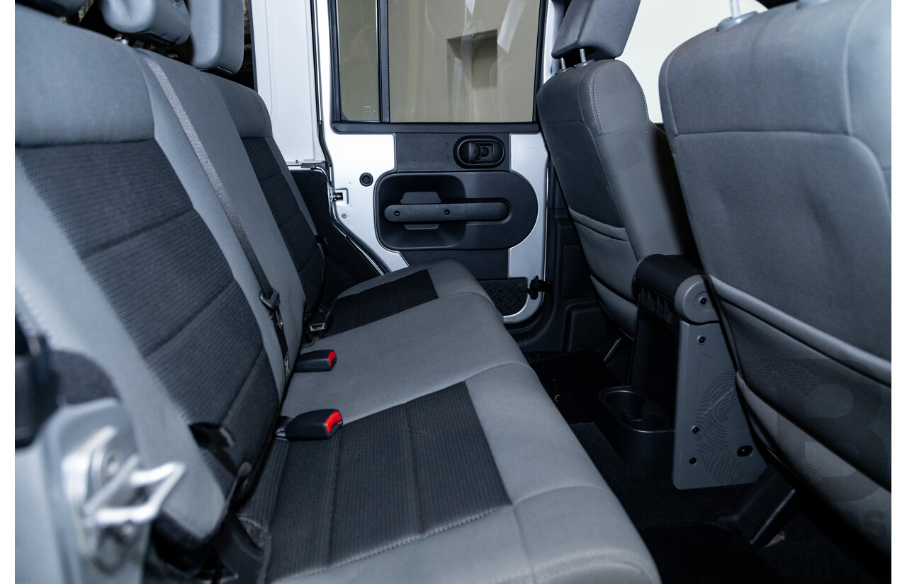 11/2010 Jeep Wrangler Unlimited Sport (4x4) JK MY09 4D Hardtop Convertible Silver V6 3.8L