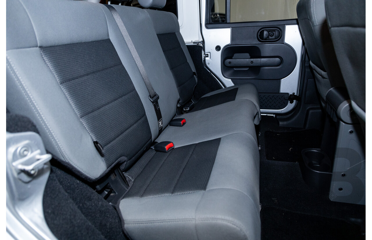 11/2010 Jeep Wrangler Unlimited Sport (4x4) JK MY09 4D Hardtop Convertible Silver V6 3.8L