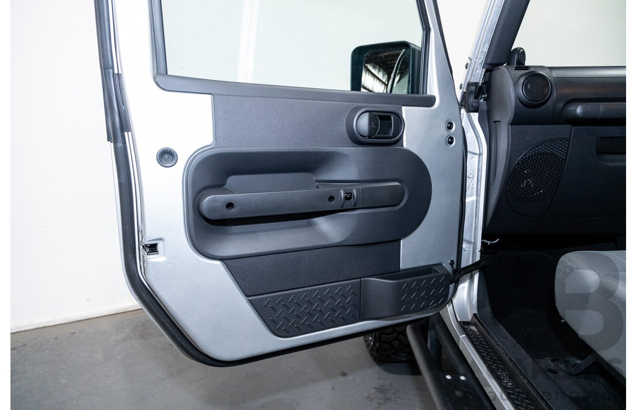 11/2010 Jeep Wrangler Unlimited Sport (4x4) JK MY09 4D Hardtop Convertible Silver V6 3.8L