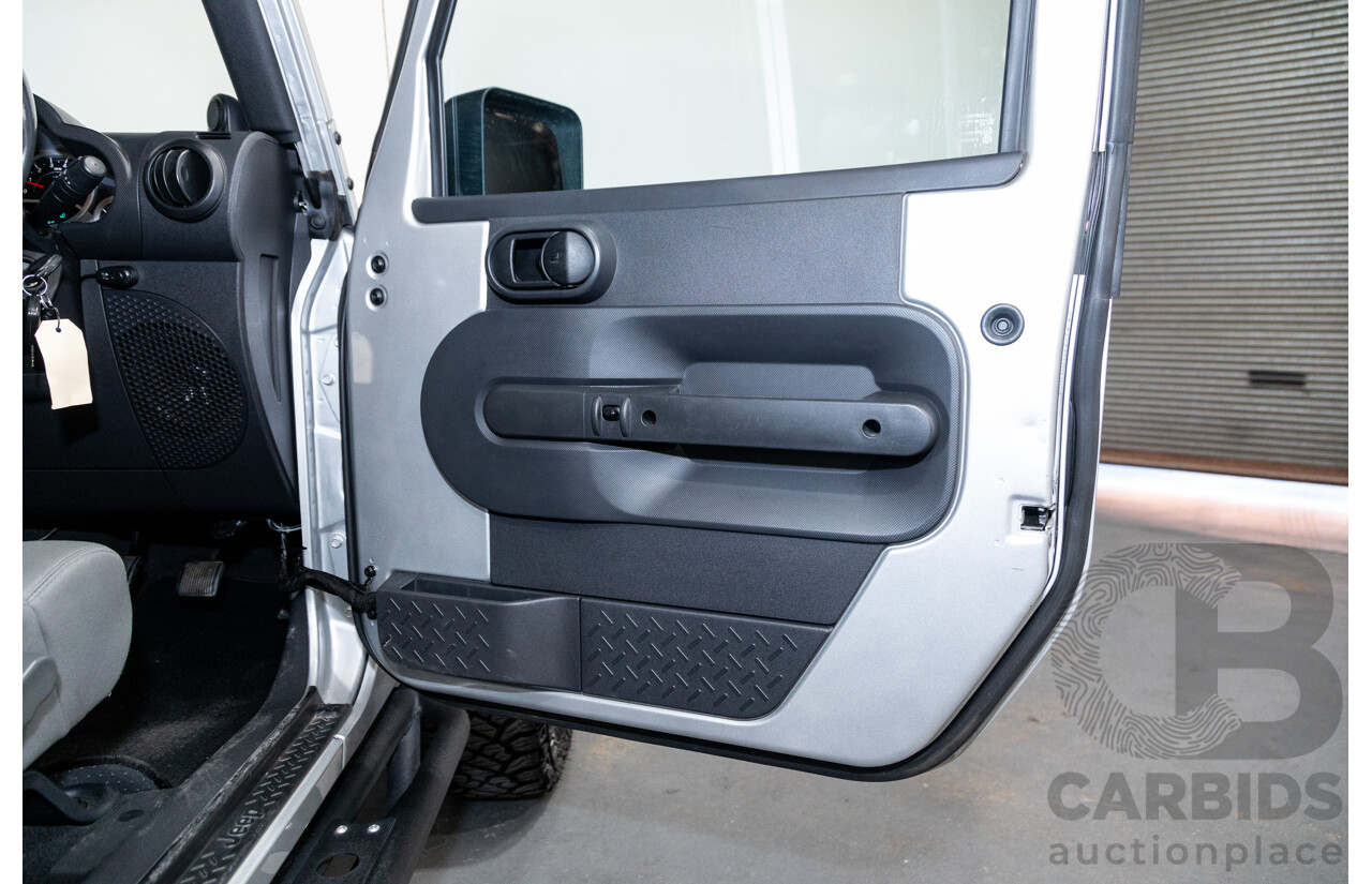 11/2010 Jeep Wrangler Unlimited Sport (4x4) JK MY09 4D Hardtop Convertible Silver V6 3.8L