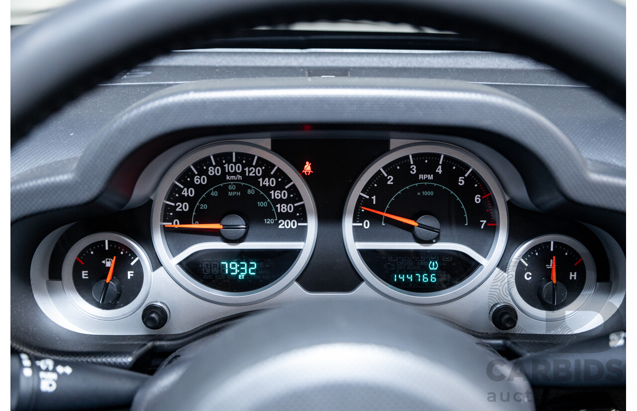 11/2010 Jeep Wrangler Unlimited Sport (4x4) JK MY09 4D Hardtop Convertible Silver V6 3.8L