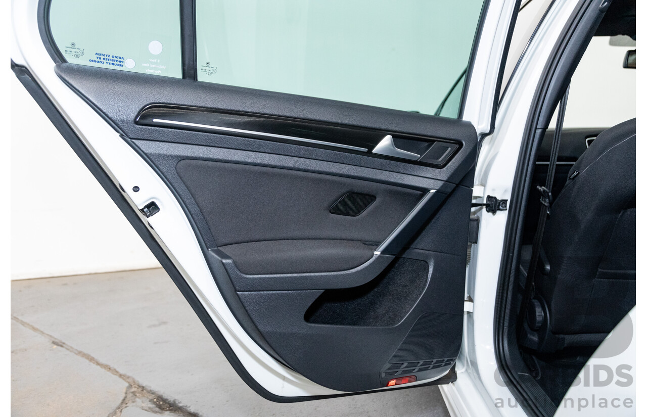 02/2015 Volkswagen Golf R (AWD) MK7 AU MY15 5D Hatchback White Turbo 2.0L