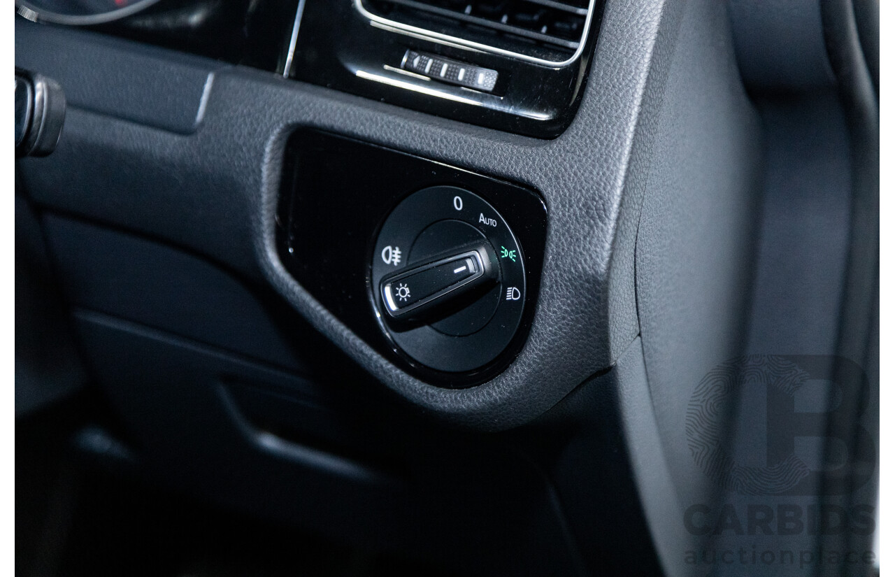 02/2015 Volkswagen Golf R (AWD) MK7 AU MY15 5D Hatchback White Turbo 2.0L