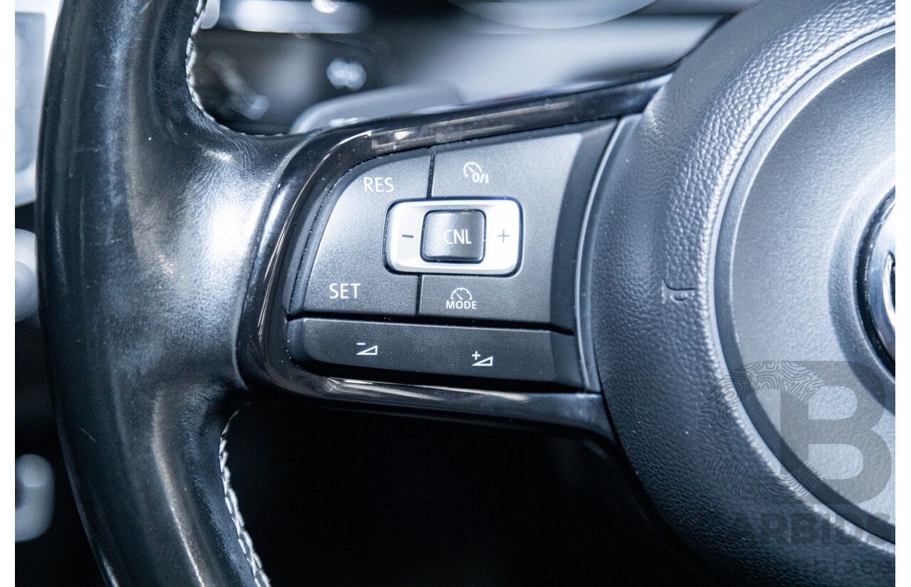 02/2015 Volkswagen Golf R (AWD) MK7 AU MY15 5D Hatchback White Turbo 2.0L