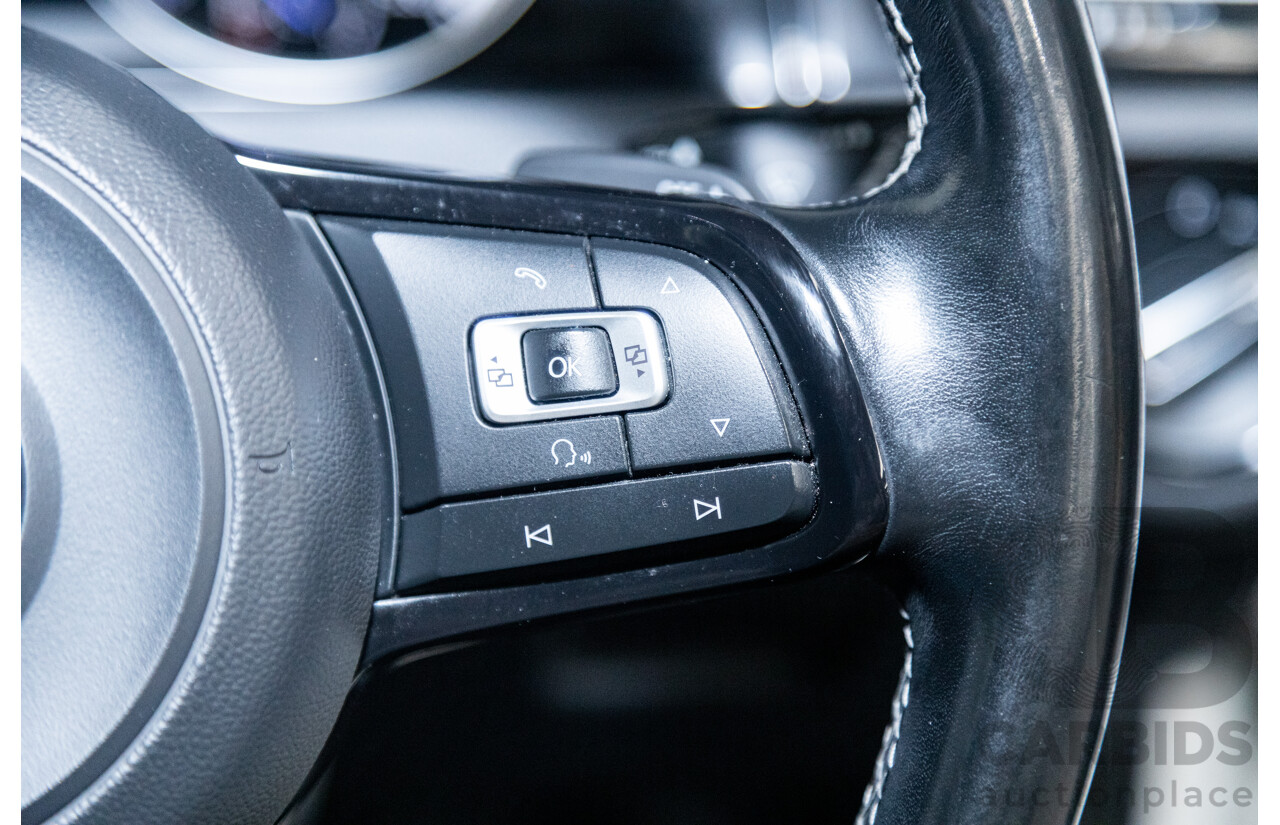 02/2015 Volkswagen Golf R (AWD) MK7 AU MY15 5D Hatchback White Turbo 2.0L