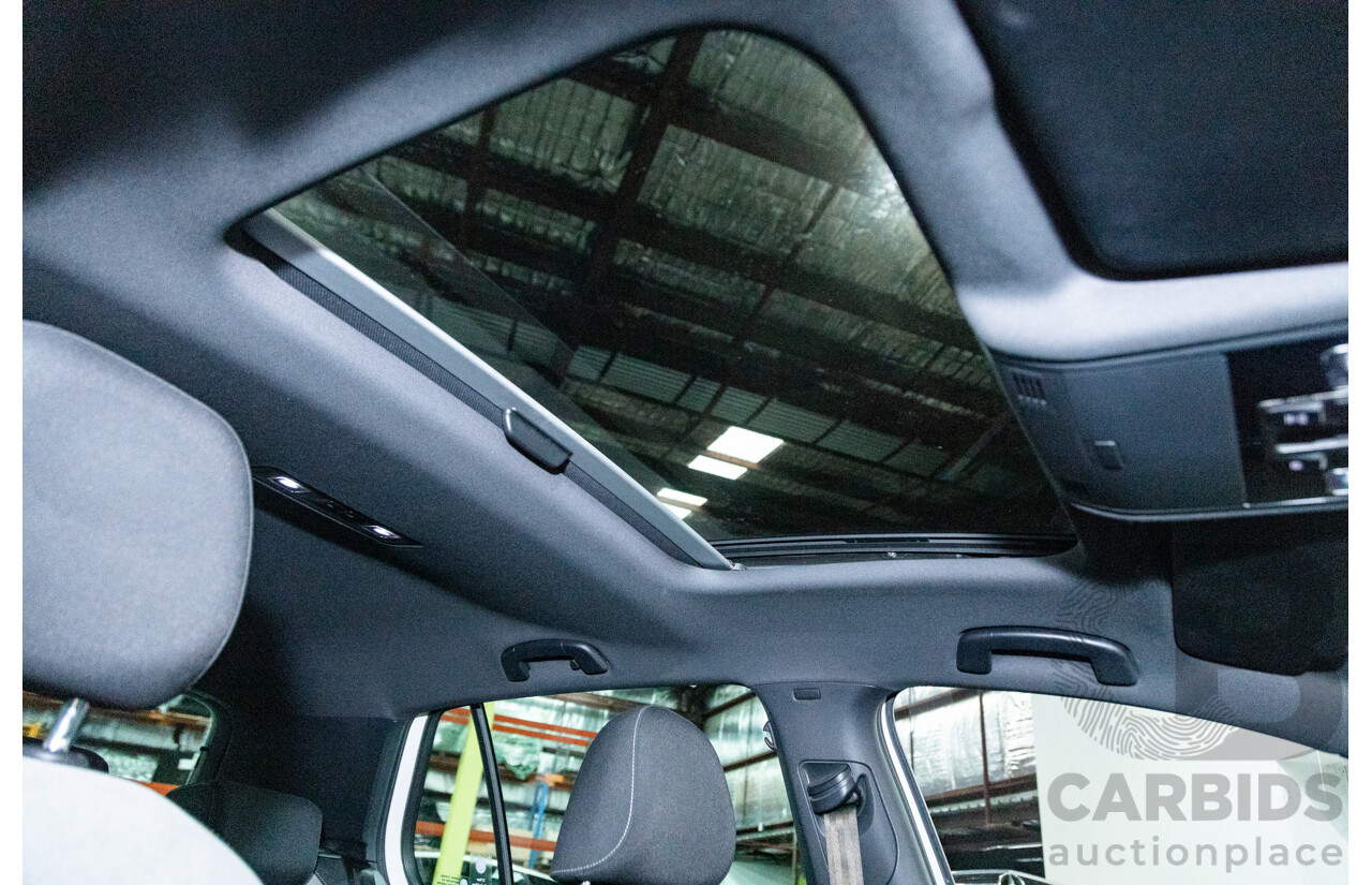 02/2015 Volkswagen Golf R (AWD) MK7 AU MY15 5D Hatchback White Turbo 2.0L