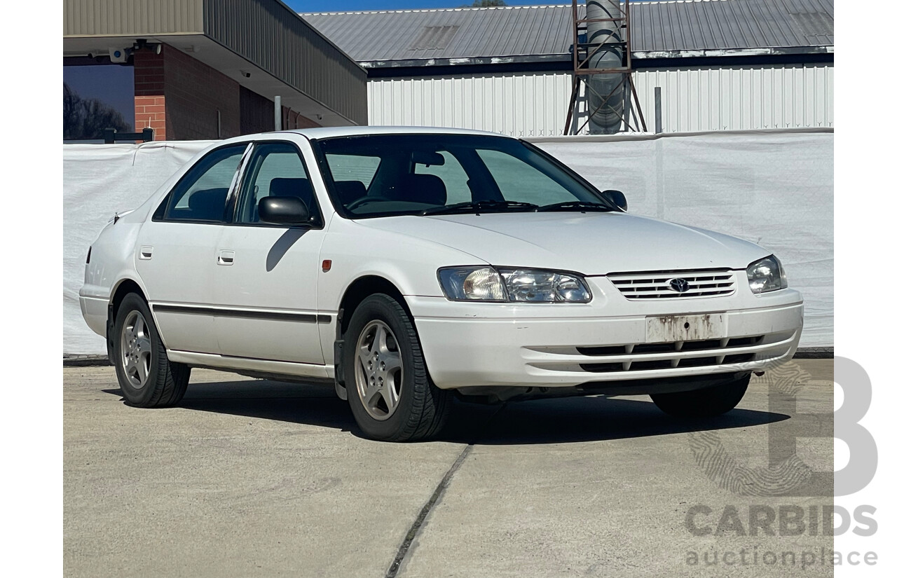 07/2000 Toyota Camry TOURING FWD MCV20R 4D Sedan White 3.0L