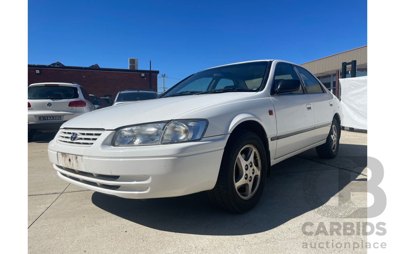 07/2000 Toyota Camry TOURING FWD MCV20R 4D Sedan White 3.0L