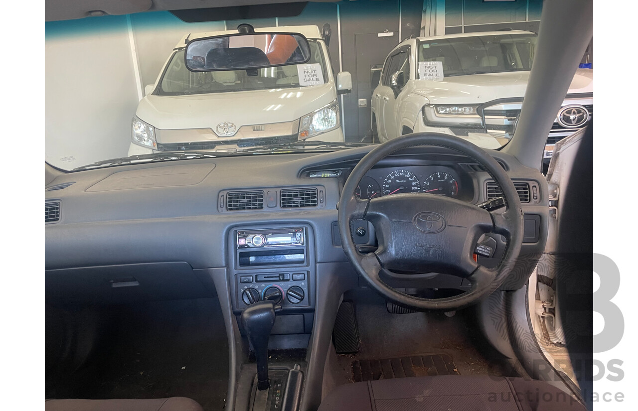 07/2000 Toyota Camry TOURING FWD MCV20R 4D Sedan White 3.0L