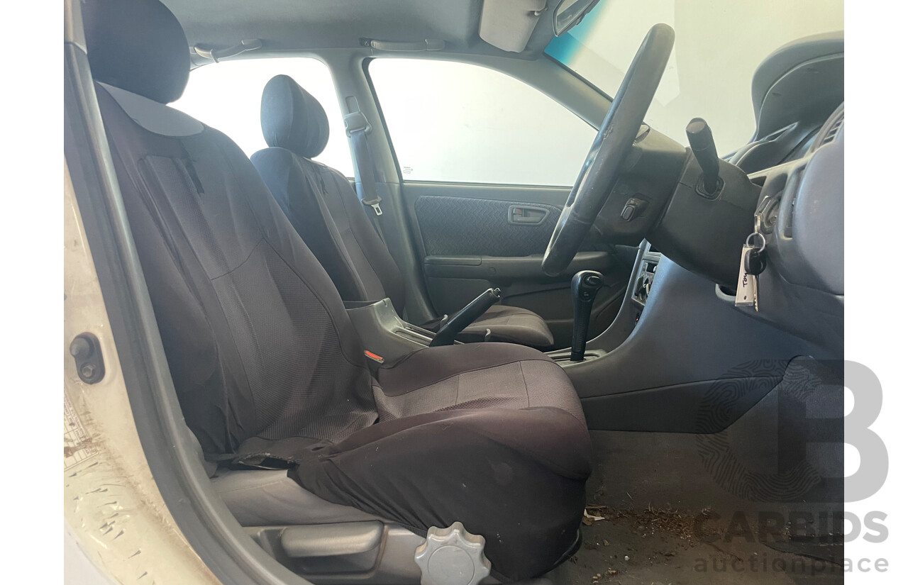 07/2000 Toyota Camry TOURING FWD MCV20R 4D Sedan White 3.0L