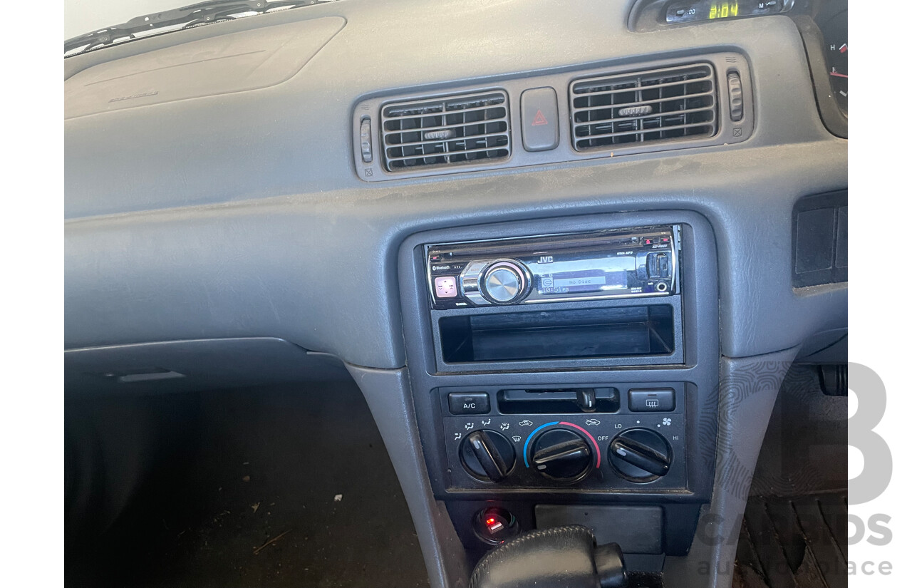 07/2000 Toyota Camry TOURING FWD MCV20R 4D Sedan White 3.0L