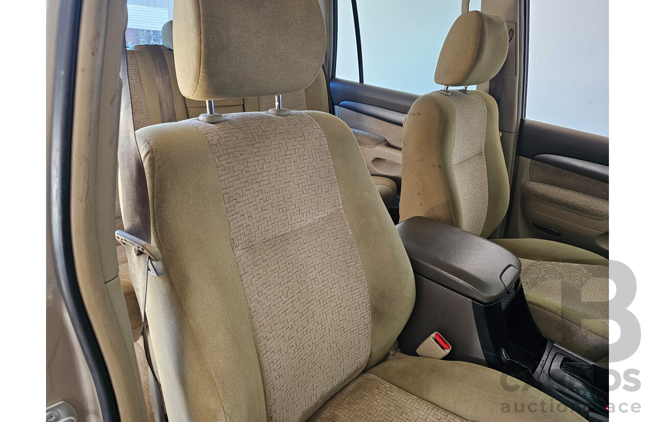 10/2005 Toyota Landcruiser Prado GXL (4x4) KZJ120R 4d Wagon Gold 3.0L