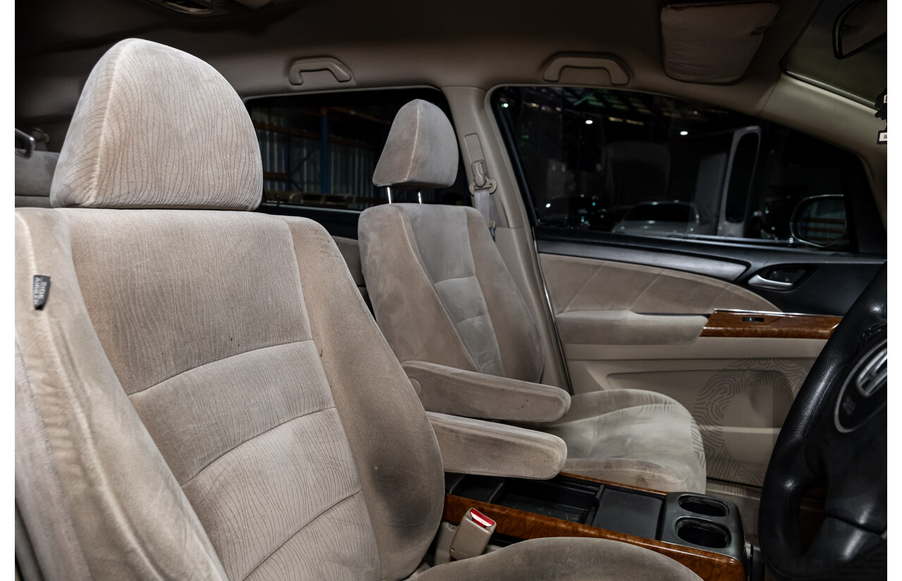 9/2005 Honda Odyssey 4d Wagon Metallic Gold 2.4L