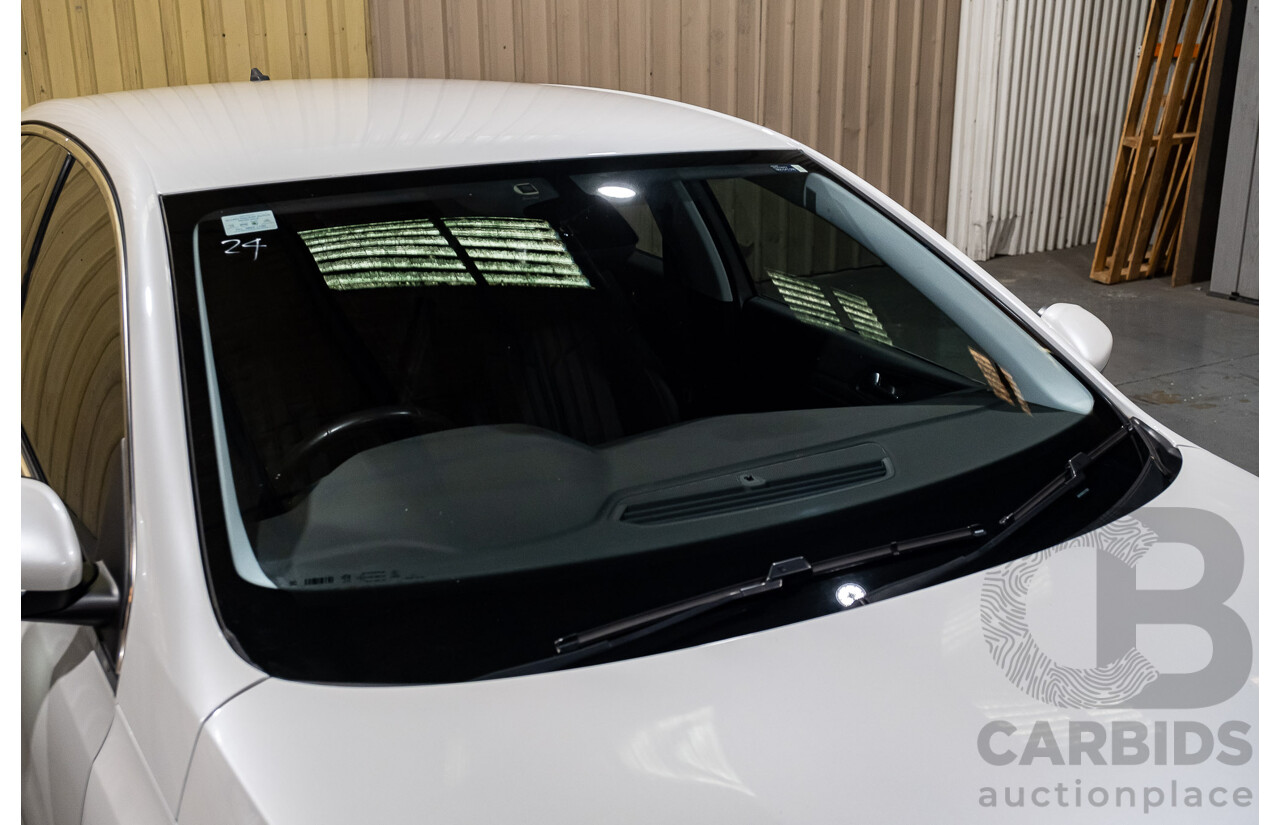 5/2015 Peugeot 308 Allure BLUE HDi T9 5d Hatchback White Turbo Diesel 2.0L