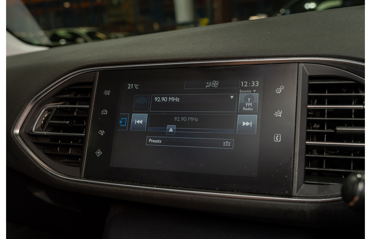 5/2015 Peugeot 308 Allure BLUE HDi T9 5d Hatchback White Turbo Diesel 2.0L