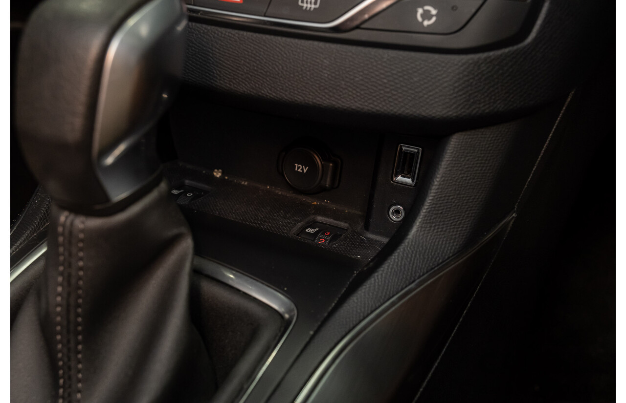 5/2015 Peugeot 308 Allure BLUE HDi T9 5d Hatchback White Turbo Diesel 2.0L