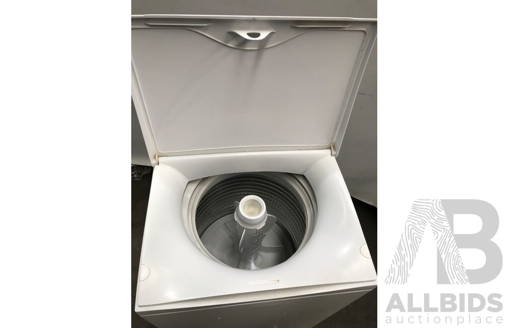 Fisher & Paykel (MW512) 5.5kg Top Loader Washing Machine