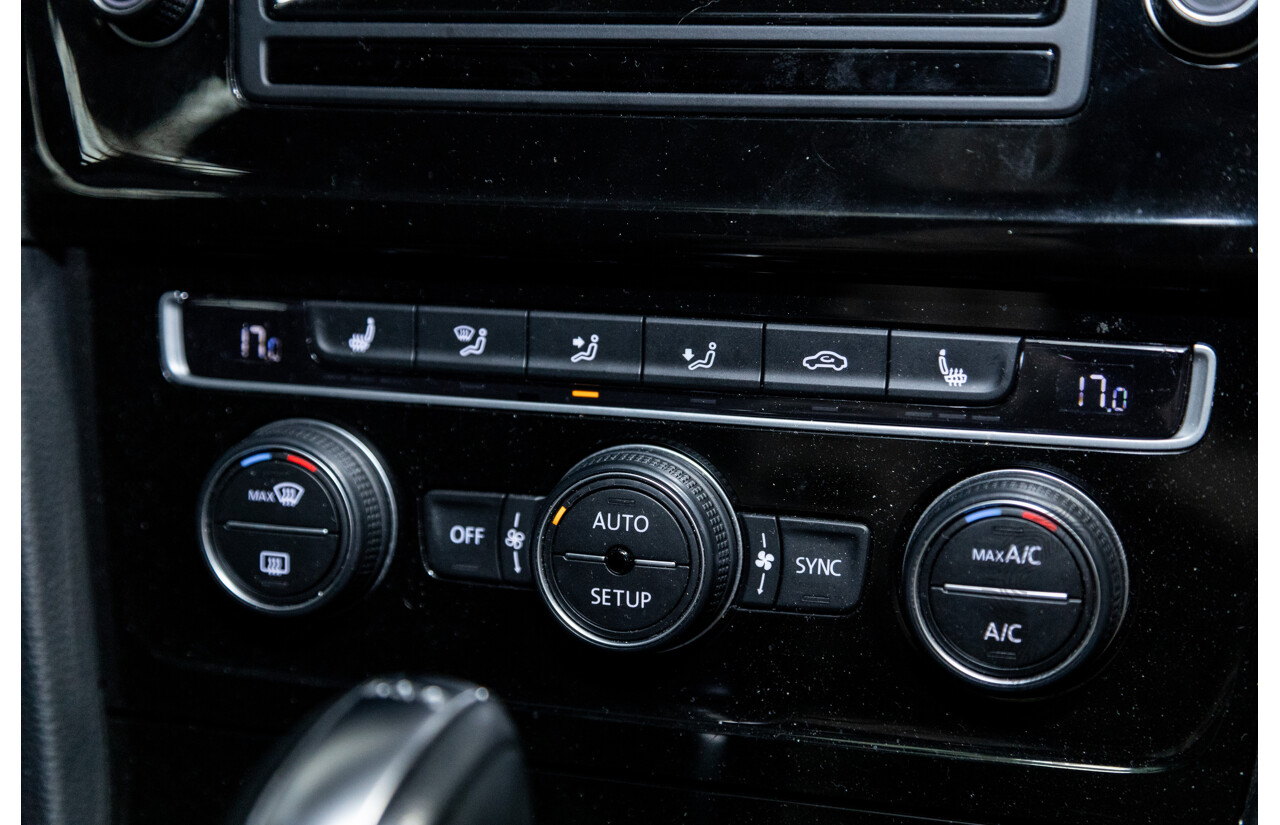 6/2014 Volkswagen Golf 110 TDI Highline AU MK7 MY14.5 5d Hatchback Pacific Blue Metallic Turbo Diesel 2.0L