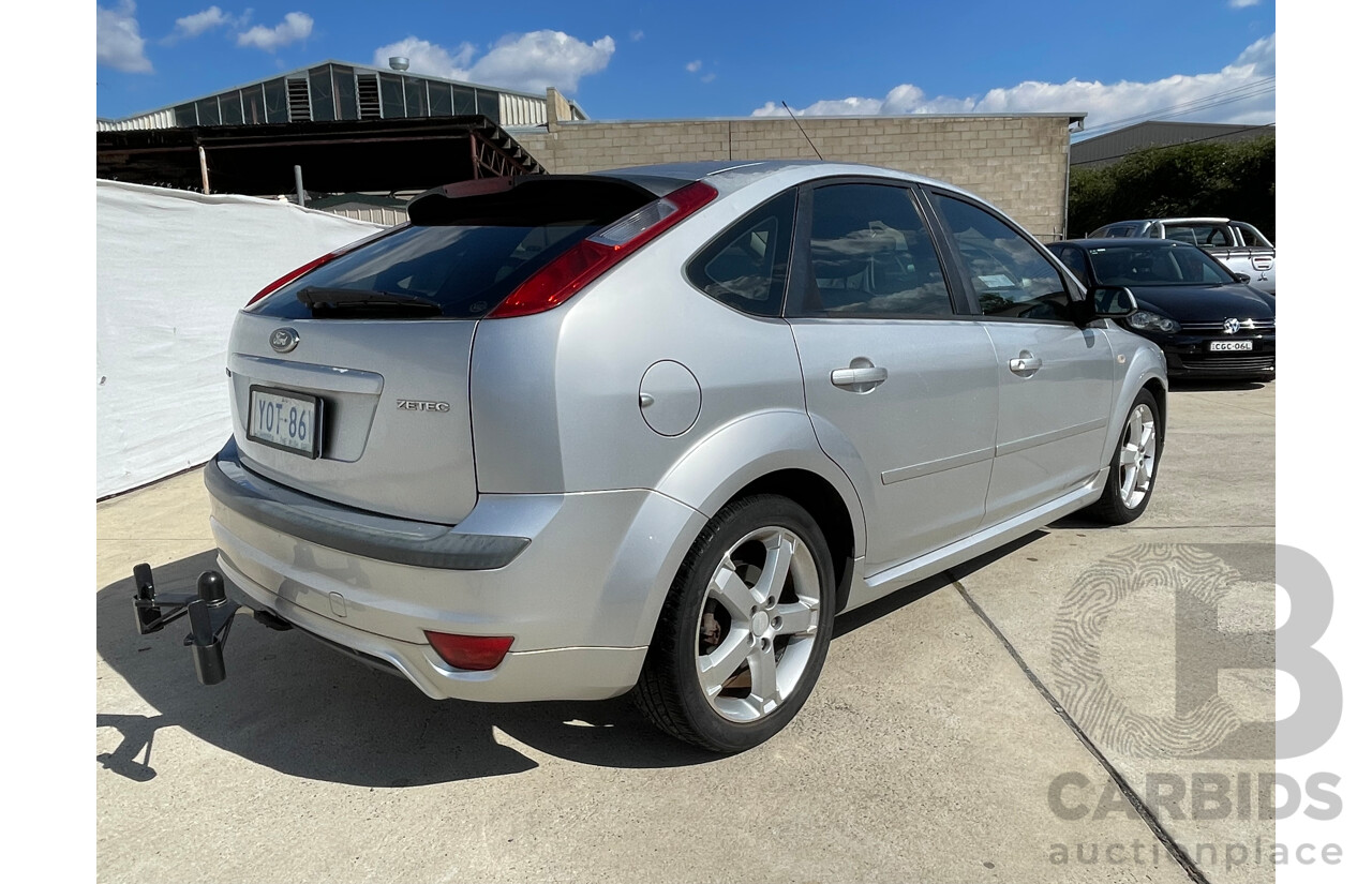 10/2006 Ford Focus ZETEC FWD LS 5D Hatchback Silver 2.0L