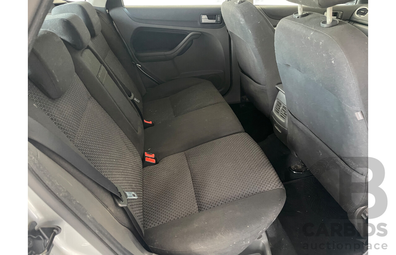 10/2006 Ford Focus ZETEC FWD LS 5D Hatchback Silver 2.0L