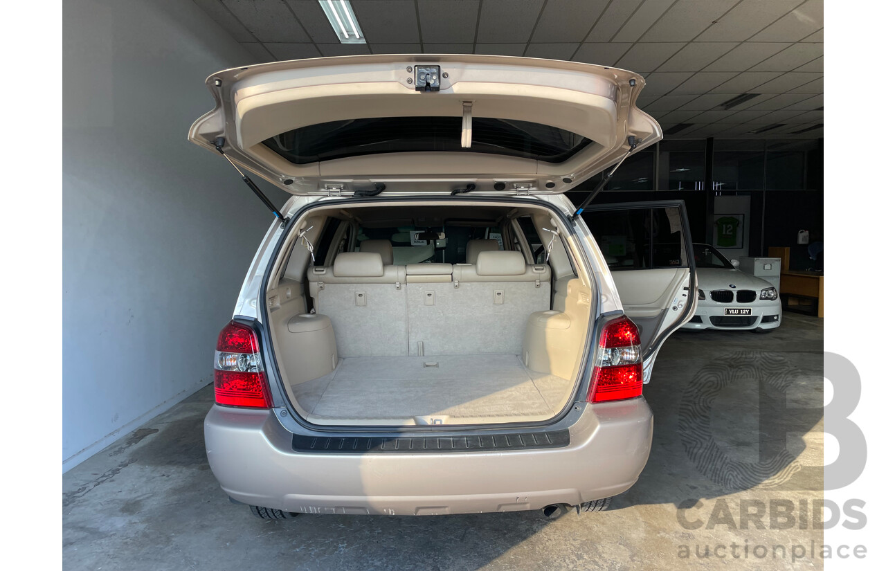 01/2005 Toyota Kluger CVX (4x4) 4WD MCU28R 4D Wagon Gold 3.3L