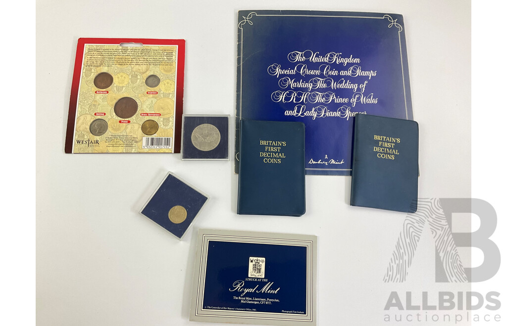 Collection of United Kingdom Coins Including Two Britain's First Decimal Coin Wallets, 1977 Silver Jubilee Medal, 1983 First Day of Issue One Pound, QE2 Original British Coins, 1981 Charles and Diana Crown and PNC