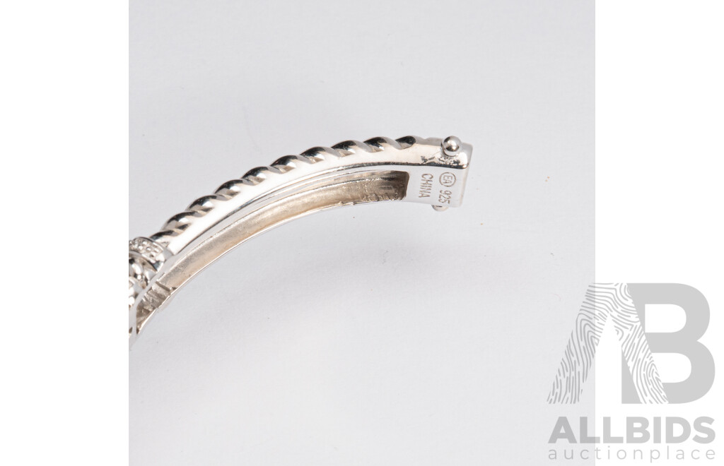 Sterling Silver Diamond Set Hinged Bangle, TDW 0.30ct, 62mm, 19.17 Grams