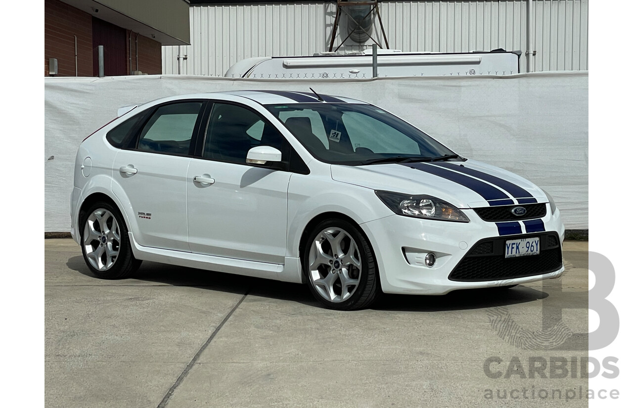 06/2008 Ford Focus XR5 TURBO FWD LV 5D Hatchback White 2.5L