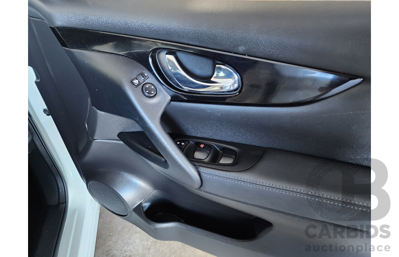 09/2015 Nissan Qashqai TL FWD J11 4D Wagon White 1.6L