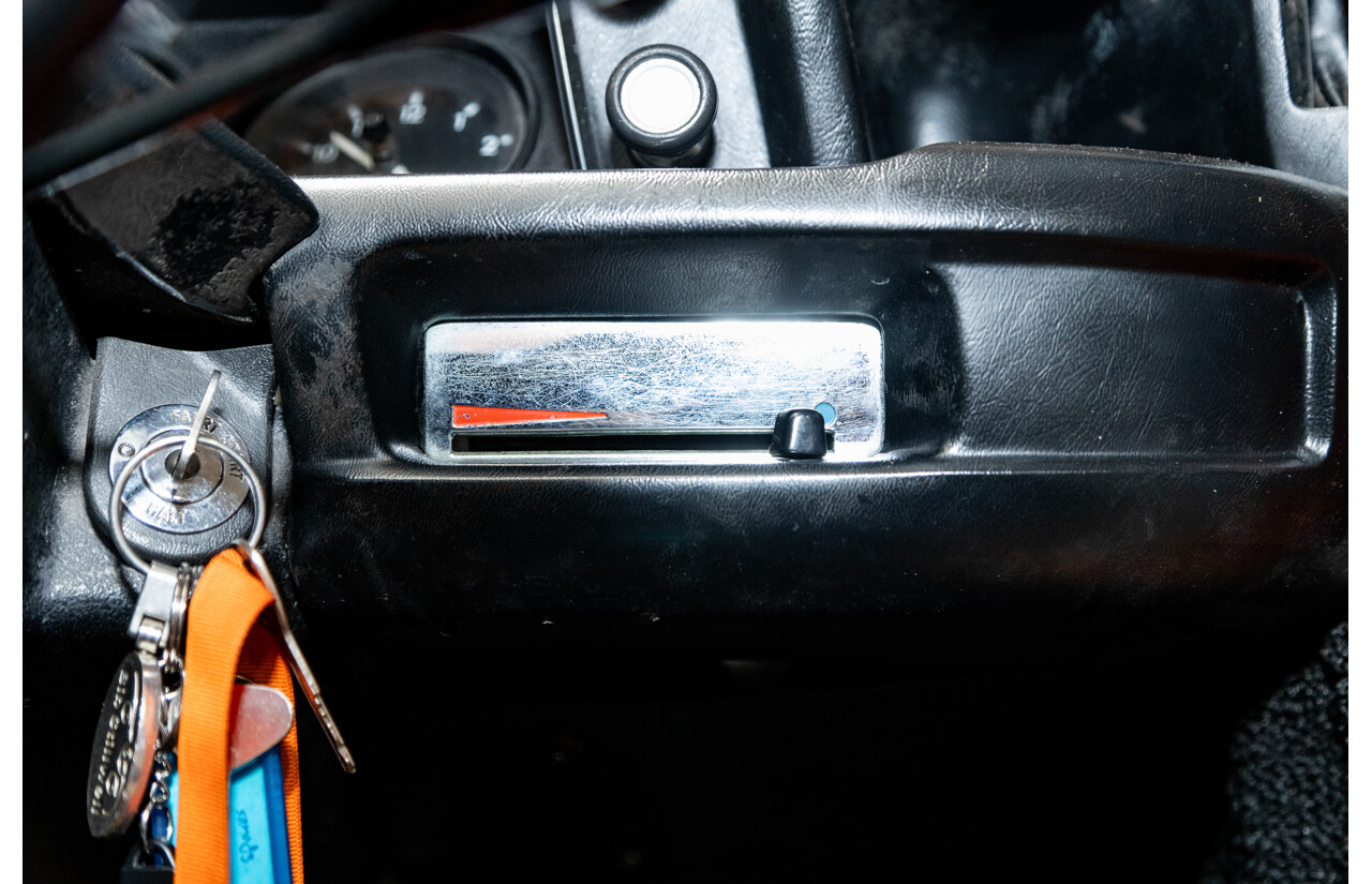 1/1971 BMW 1602 2d Coupe Inka Orange 1.6L