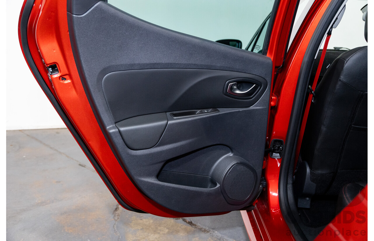 10/2017 Renault Clio RS 200 CUP Premium X98 5d Hatchback Metallic Flame Red Turbo 1.6L