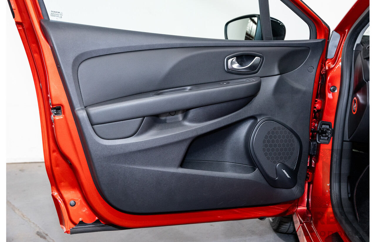 10/2017 Renault Clio RS 200 CUP Premium X98 5d Hatchback Metallic Flame Red Turbo 1.6L