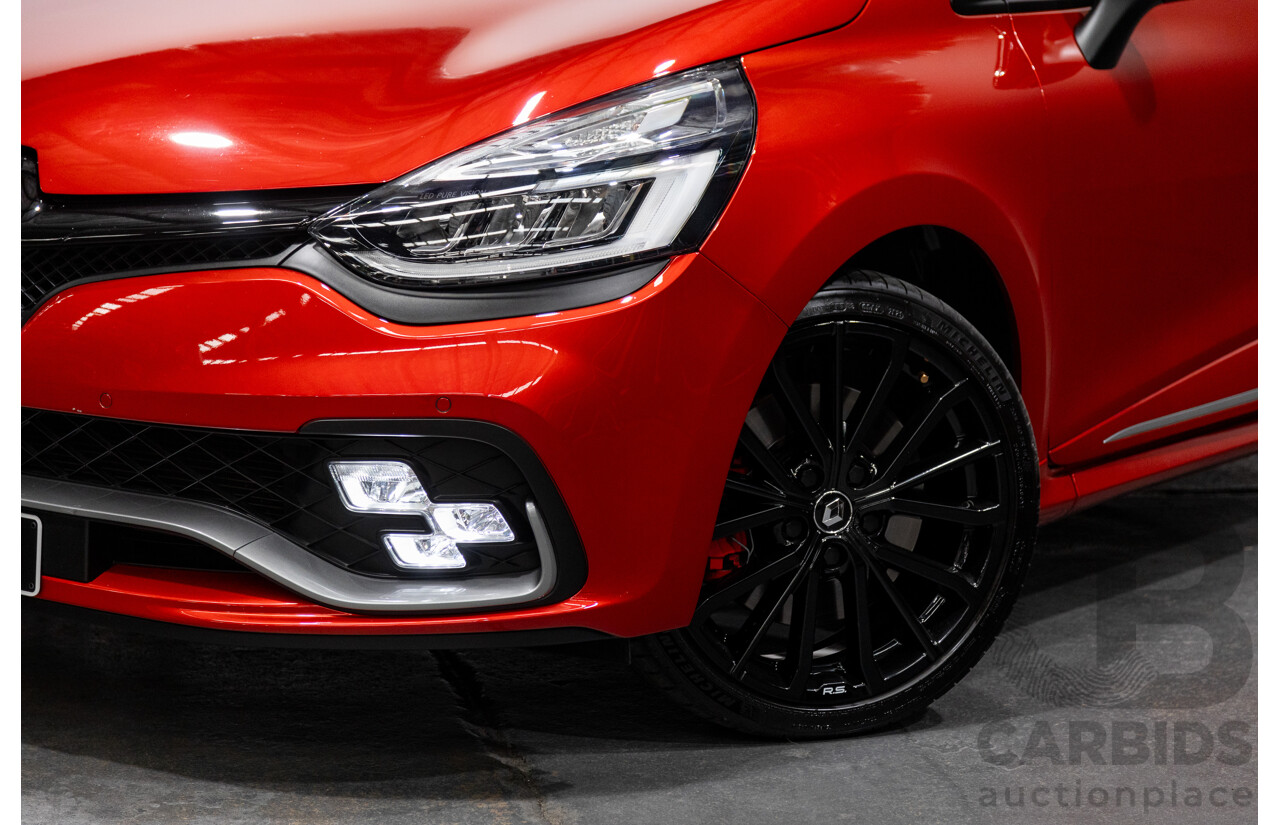 10/2017 Renault Clio RS 200 CUP Premium X98 5d Hatchback Metallic Flame Red Turbo 1.6L