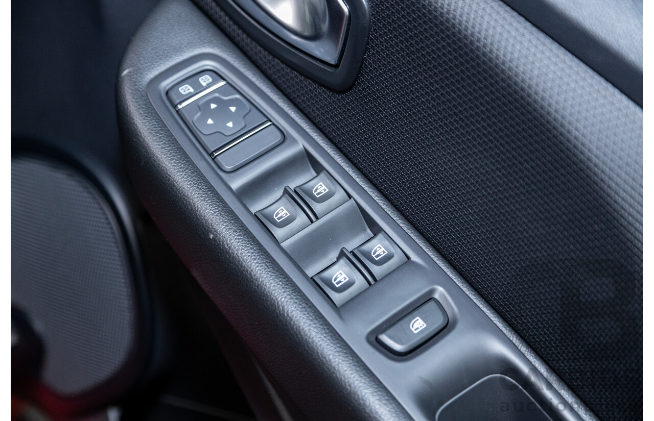 10/2017 Renault Clio RS 200 CUP Premium X98 5d Hatchback Metallic Flame Red Turbo 1.6L