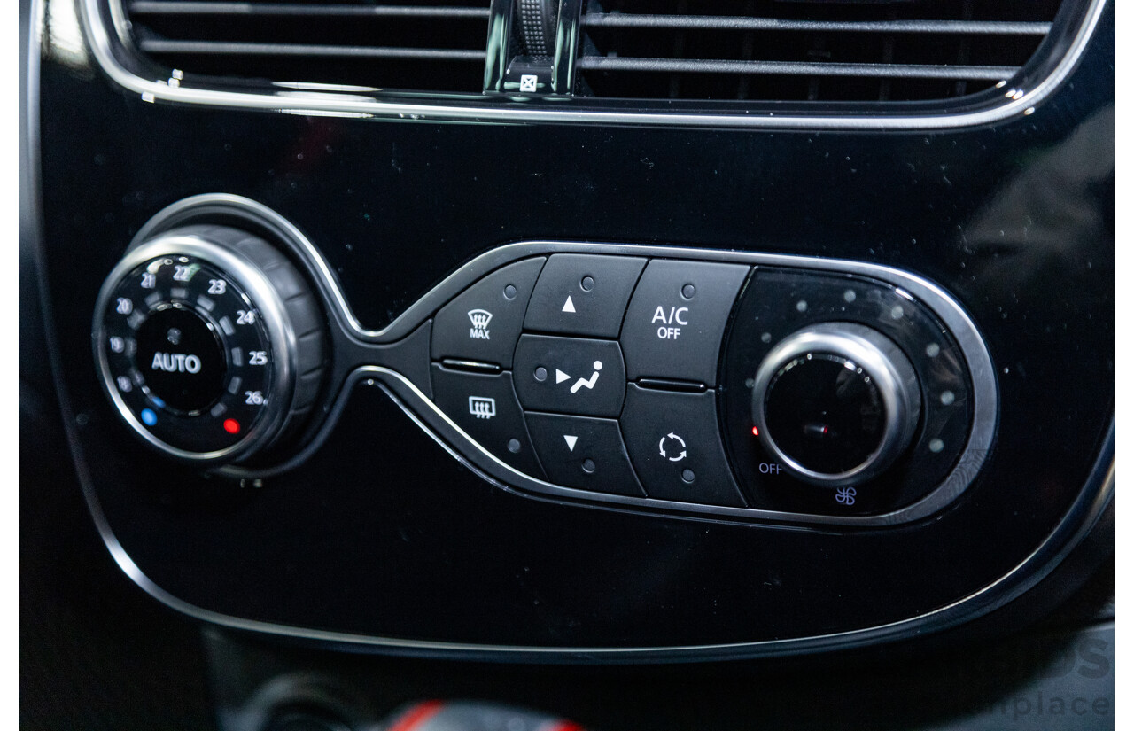 10/2017 Renault Clio RS 200 CUP Premium X98 5d Hatchback Metallic Flame Red Turbo 1.6L