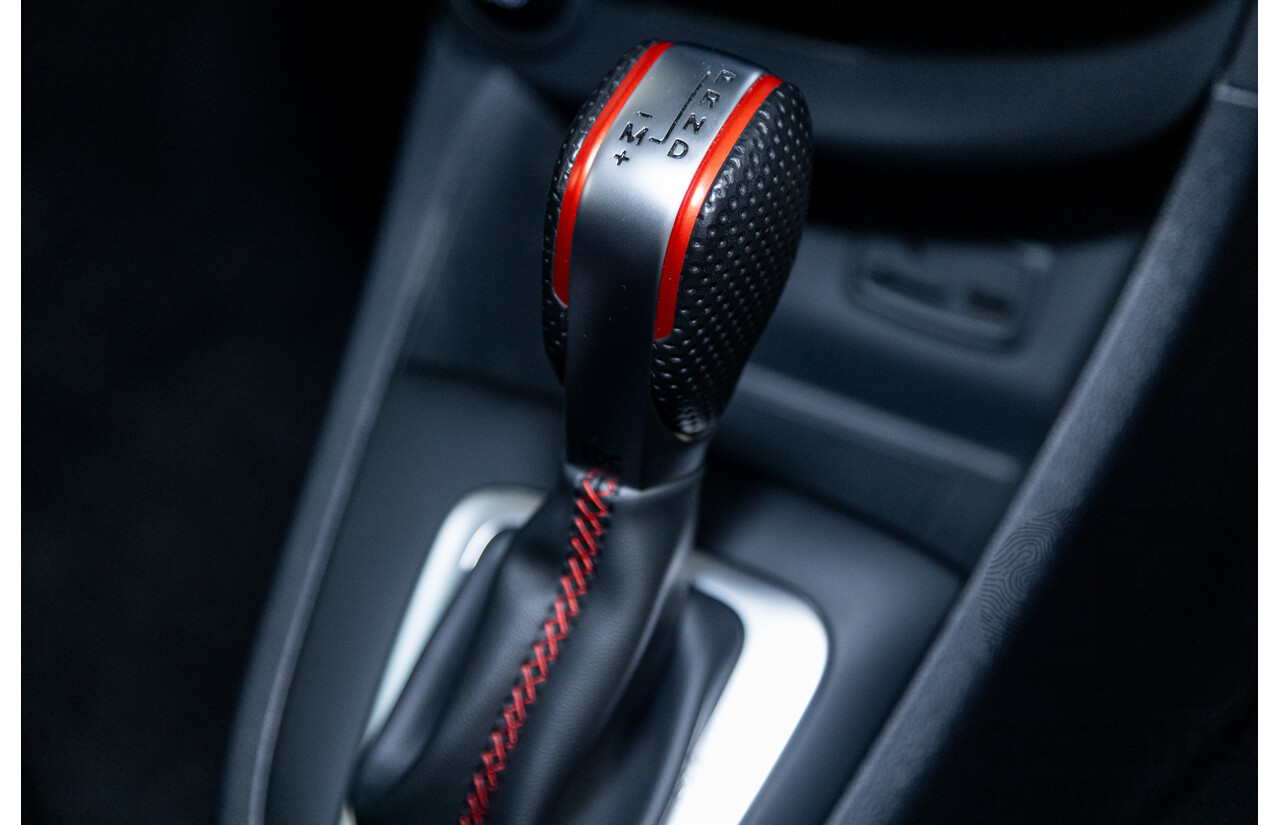 10/2017 Renault Clio RS 200 CUP Premium X98 5d Hatchback Metallic Flame Red Turbo 1.6L