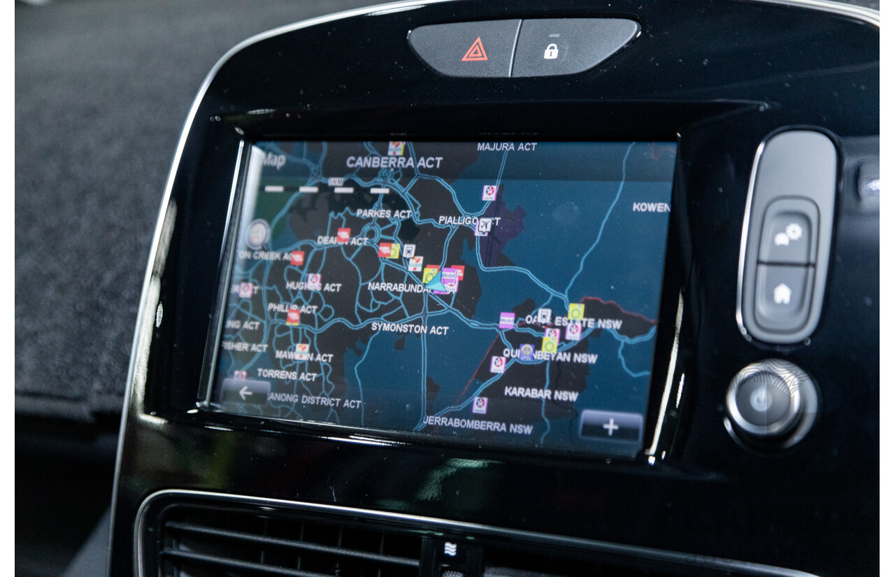 10/2017 Renault Clio RS 200 CUP Premium X98 5d Hatchback Metallic Flame Red Turbo 1.6L