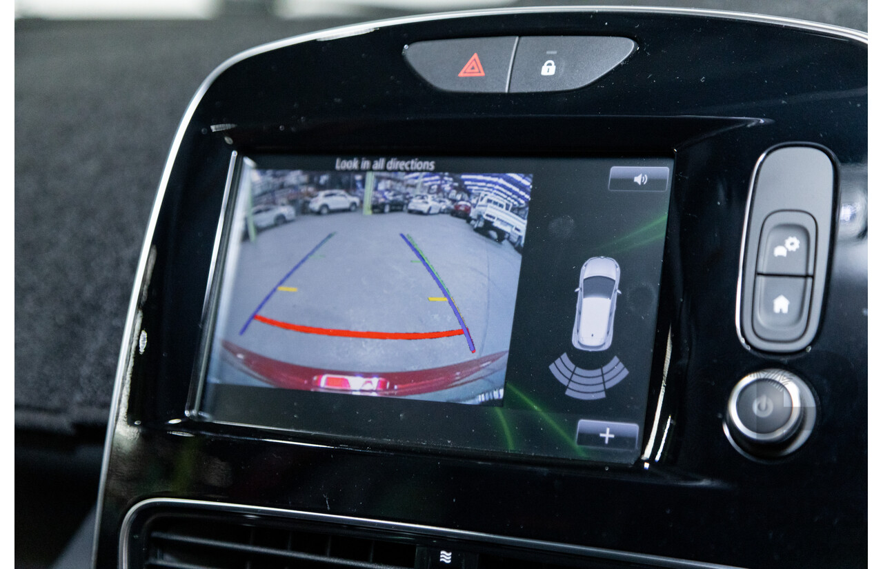 10/2017 Renault Clio RS 200 CUP Premium X98 5d Hatchback Metallic Flame Red Turbo 1.6L