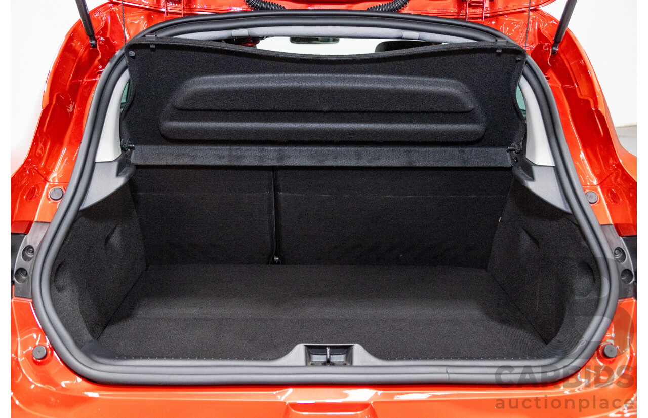 10/2017 Renault Clio RS 200 CUP Premium X98 5d Hatchback Metallic Flame Red Turbo 1.6L