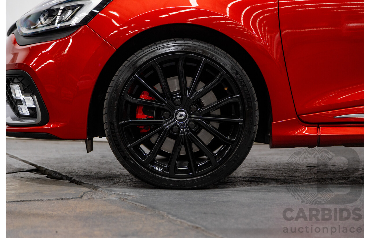 10/2017 Renault Clio RS 200 CUP Premium X98 5d Hatchback Metallic Flame Red Turbo 1.6L