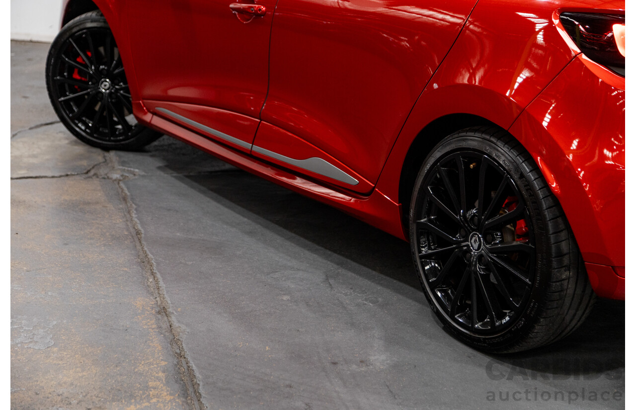 10/2017 Renault Clio RS 200 CUP Premium X98 5d Hatchback Metallic Flame Red Turbo 1.6L