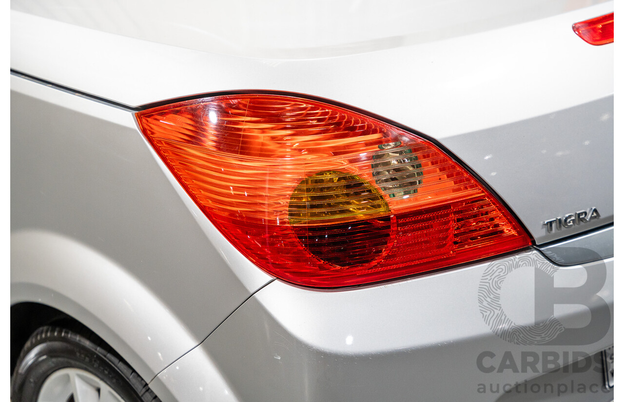 1/2006 Holden Tigra  XC MY06 2d Convertible Metallic Silver 1.8L